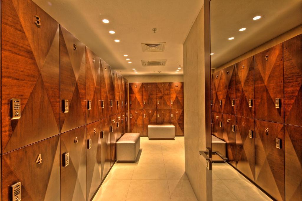 Lasagrada Hotel Istanbul Exterior photo Locker room at the Four Seasons Hotel, London